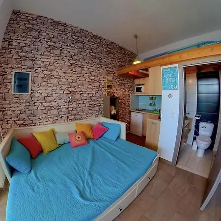 - Sleeps 2 & Private Ocean Terrace 하라키