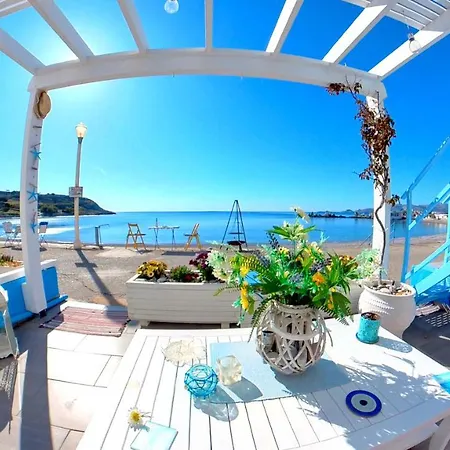 - Sleeps 2 & Private Ocean Terrace * Haraki