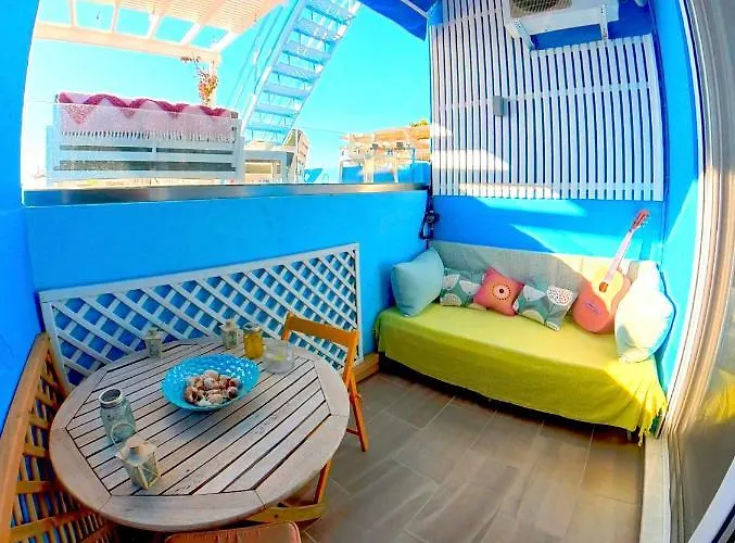 - Sleeps 2 & Private Ocean Terrace Apartament *